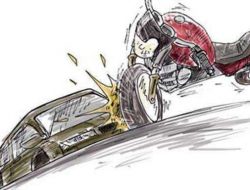 Toyota Lund Cruser VS Supra Fit, Seorang Pengendara Tewas di Tempat