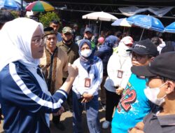 Blusukan di Pasar Rebo, Ambu Anne Sidak Harga Migor