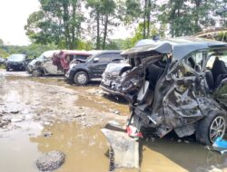 Belasan Kendaraan Terlibat Tabrakan Beruntun di KM 92 Tol Cipularang