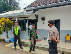 Berkolaborasi Dengan Security PT KAI, Polsek Plered Gelar Harkamtibmas