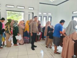 Sebanyak 734 KPM Warga Desa Cadasmekar Dapatkan Bantuan Beras Cadangan Pangan.