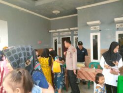 Bhabinkamtibmas Desa Pamoyanan Plered Monitoring Pelaksanaan Sub Polio
