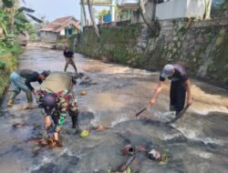 Minimalisir Potensi Bencana alam, Satgas CH Sektor 13 Rutin Bersihkan Sungai 