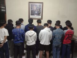 Diduga hendak Tawuran, Polisi Amankan Belasan Pelajar SMP di Darangdan. Sejumlah Senjata Tajam Disita