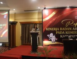 Ketua KPU Jabar Buka Langsung Rapat Evaluasi Kinerja Badan Adhoc Pada KPU Purwakarta