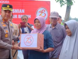 Rangkaian HUT Bhayangkara Ke-78 Kapolres Subang Resmikan Sumur Bor dan Bagikan Bansos di Desa Sidajaya
