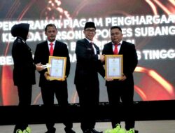 Kapolres Subang beri Penghargaan Dua Anggota SatNarkoba Berprestasi