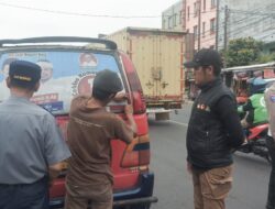 Bawaslu Purwakarta Tertibkan Bahan Kampanye di Angkutan Umum 