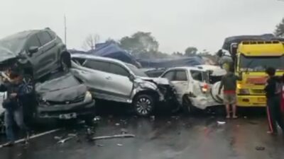 Kecelakaan Beruntun Libatkan Lebih dari 10 Kendaraan di KM 92 Tol Purbaleunyi. Ini Ketarangan Jasa Marga