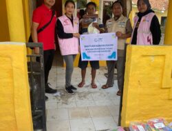 PLN Jabar Salurkan Bantuan Hygiene Kit di Lokasi Terdampak Banjir Pelabuhan Ratu Sukabumi