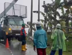 Kisah Pejuang Listrik yang Tetap Bertugas Meski Rumahnya Tertimbun Longsor