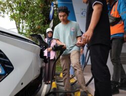 MEMASUKI BULAN SUCI RAMADHAN DUKUNG MOBILITAS KENDARAAN LISTRIK, PLN UP3 PURWAKARTA SIAPKAN 30 SPKLU DI WILAYAH REST AREA DAN JALAN UMUM