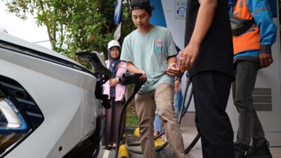 MEMASUKI BULAN SUCI RAMADHAN DUKUNG MOBILITAS KENDARAAN LISTRIK, PLN UP3 PURWAKARTA SIAPKAN 30 SPKLU DI WILAYAH REST AREA DAN JALAN UMUM