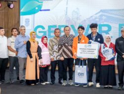 YBM PLN UP3 Purwakarta Turut Sukseskan Gelar Gebyar PKH 2025 “Satu Desa Satu Sarjana”, Berbagi Peralatan Penunjang Pendidikan dengan Semangat Jelang Hari Listrik Nasional