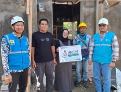 YBM PLN ULP Subang Wujudkan Ibadah Nyaman Melalui Program Light Up The Dream di Masjid Al-Fajr Serangpanjang