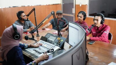 PLN UP3 Purwakarta Berikan Edukasi Keselamatan Ketenagalistrikan kepada Masyarakat Melalui Talkshow Radio, Jelang Hari Pelanggan Nasional